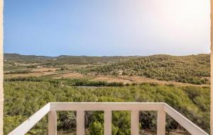vistas al valle desde la parte superior de un edificio en Amazing Apartment In Sant Pere De Ribes, en Sant Pere de Ribes 12 fotos más