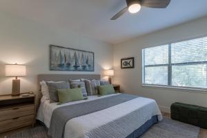 Postel nebo postele na pokoji v ubytování Canal Run 7