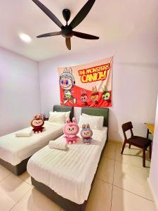 Voodi või voodid majutusasutuse Legoland - HappyWonder Suite for Family ,Cozy, Wifi with Nice Garden Pool View! toas