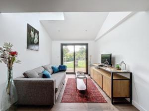 Μια τηλεόραση ή/και κέντρο ψυχαγωγίας στο La Tuilerie - Jardin - parking PV - Paris