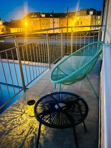 Balkón nebo terasa v ubytování Comfy stay in modern 2-bdr apartment near downtown