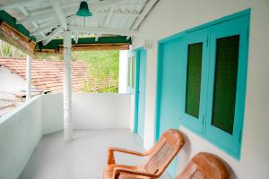Balkón nebo terasa v ubytování Asanka Surf House & Resturant