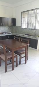 Dapur atau dapur kecil di RMHomestay