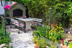 Zahrada ubytování Apartments Keko