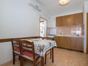 Kuchyň nebo kuchyňský kout v ubytování Apartments Dane