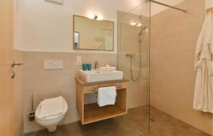 A bathroom at Hochmoderne Ferienwohnung