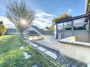 Κήπος έξω από το Maison 2 chambres avec Jardin et Garage