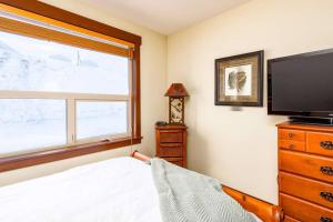 TV a/nebo společenská místnost v ubytování Stonegate Resort Unit A104