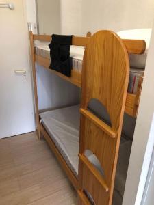 Postel nebo postele na pokoji v ubytování Studio à 2 pas de la plage!