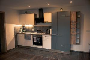 Dapur atau dapur kecil di Apartments Gaichtspitze