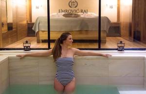 Hosté ubytování HOTEL EMROVIC RAJ