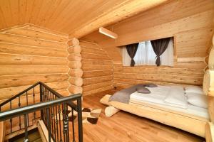 Postel nebo postele na pokoji v ubytování HOTEL EMROVIC RAJ + 37 fotografií
