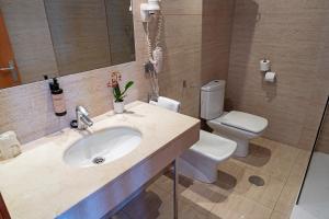 Hotel Faranda Marsol Candas, Ascend Hotel Collection的一间浴室