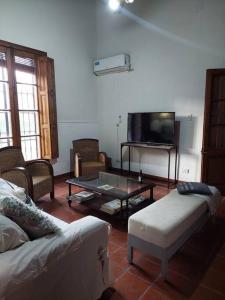 Μια τηλεόραση ή/και κέντρο ψυχαγωγίας στο Casona Los Lilios en Victoria Entre Rios
