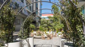 DTLA Luxury Condo with Pool, Gym, Work Pods & Conference Room