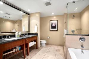 A bathroom at KBM Resorts FREE CAR Honua Kai Konea Ground Floor 2-Bedroom Condo with Easy Pool Access HKK-140