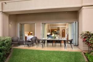 A seating area at KBM Resorts FREE CAR Honua Kai Konea Ground Floor 2-Bedroom Condo with Easy Pool Access HKK-140