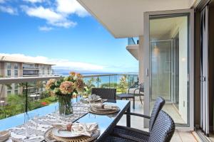 KBM Resorts FREE CAR Honua Kai Hokulani Ocean view 2-Bedroom Condo Sweeping view Best Location HKH-545的阳台或露台