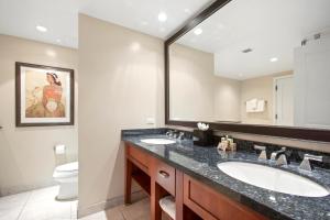 KBM Resorts FREE CAR Honua Kai Hokulani Ocean view 2-Bedroom Condo Sweeping view Best Location HKH-545的一间浴室
