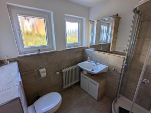 Koupelna v ubytování Ferienwohnung Fornsbachblick + 21 fotografií