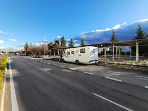 Foto dalla galleria di Autocaravana de lujo Elnagh a Madrid 1 altra foto