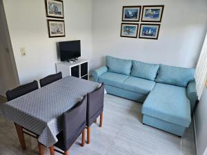 Posezení v ubytování Family friendly apartments with a swimming pool Barbat, Rab - 4951