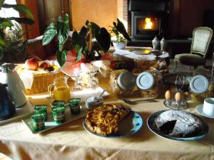 Jedlo v ubytovaní bed & breakfast alebo blízkom okolí