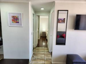 サンティアゴにあるMWC Apartments Compañía 3の廊下