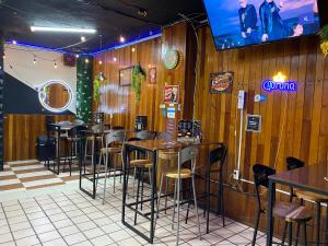 Εστιατόριο ή άλλο μέρος για φαγητό στο HOTEL y Vapor PLAZA