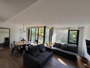 Et opholdsområde på EXCEPCIONAL DOS AMBIENTES ZONA GÜEMES, Mar del Plata + 96 billeder