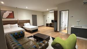 TV a/nebo společenská místnost v ubytování Kingston Hotel 8 - Kuala Lumpur Bukit Bintang