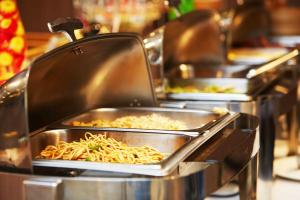 Makanan di atau berdekatan hotel
