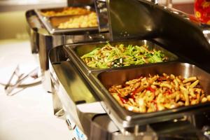 Makanan di atau berdekatan hotel