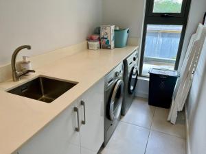 Cucina o angolo cottura di Turquoise Appart standing 2Ch Sdb, proche plages