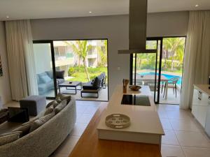Piscina di Turquoise Appart standing 2Ch Sdb, proche plages o nelle vicinanze