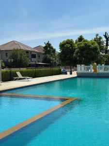 Bazén v ubytování Long-term renting benefits Jomtien Beach The Venice Villa nebo v jeho okolí