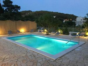 Piscina de la sau aproape de Apartments Kalajzic- Two Bedroom Apartment with Terrace A4 ST