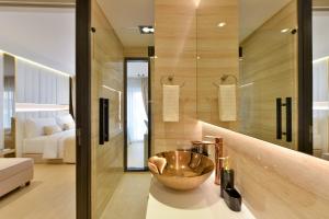 Victora Hostel客房内的一张或多张床位
