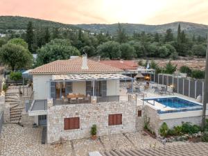 Бассейн в Villa Aggeliki - F&A Golden Stone Villas или поблизости