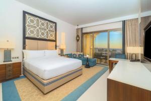 Hilton Tangier Al Houara Resort & Spa客房内的一张或多张床位