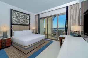 Hilton Tangier Al Houara Resort & Spa客房内的一张或多张床位
