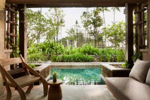 Bazén v ubytování Vignette Collection Dinso Resort & Villas Ko Chang by IHG nebo v jeho okolí