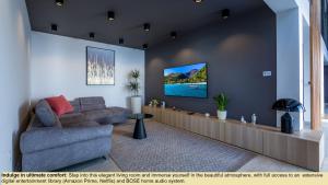 Ruang duduk di Sky Pool VILLA MEDVEJA