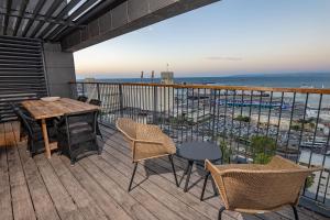Balkón nebo terasa v ubytování Cape Dor luxury apartments Haifa