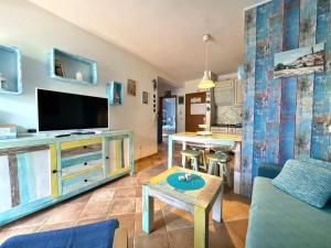 Kuchyňa alebo kuchynka v ubytovaní Apartment Didi with private garden, close to the Krk center + 27 fotografií