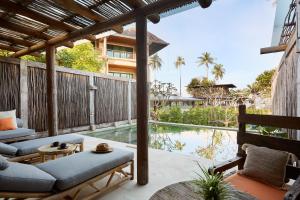 Bazén v ubytování Vignette Collection Dinso Resort & Villas Ko Chang by IHG nebo v jeho okolí