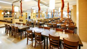 En restaurant eller et andet spisested på Namwon Hanjeungwonstay Pension