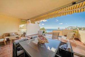 Balkón alebo terasa v ubytovaní 2 Bed Apartment, Big Terrace, Pool, Views + Beach!
