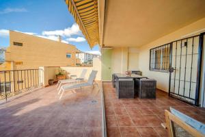 Balkón alebo terasa v ubytovaní 2 Bed Apartment, Big Terrace, Pool, Views + Beach!