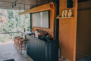 Fotografie z fotogalerie ubytování Loji Nyanyi Suite Brew v destinaci Tanah Lot